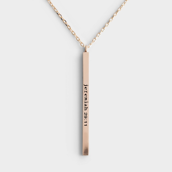 This beautiful gold bar necklace is a constant comforting reminder that God has good plans for you. The classic style goes well with any outfit and is a perfect way to share your faith.
